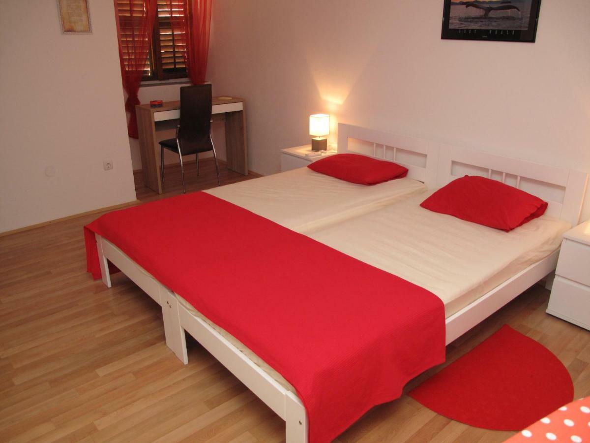Illy City Centre Apartment ชิเบนิก ภายนอก รูปภาพ