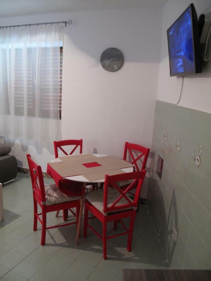 Illy City Centre Apartment ชิเบนิก ภายนอก รูปภาพ