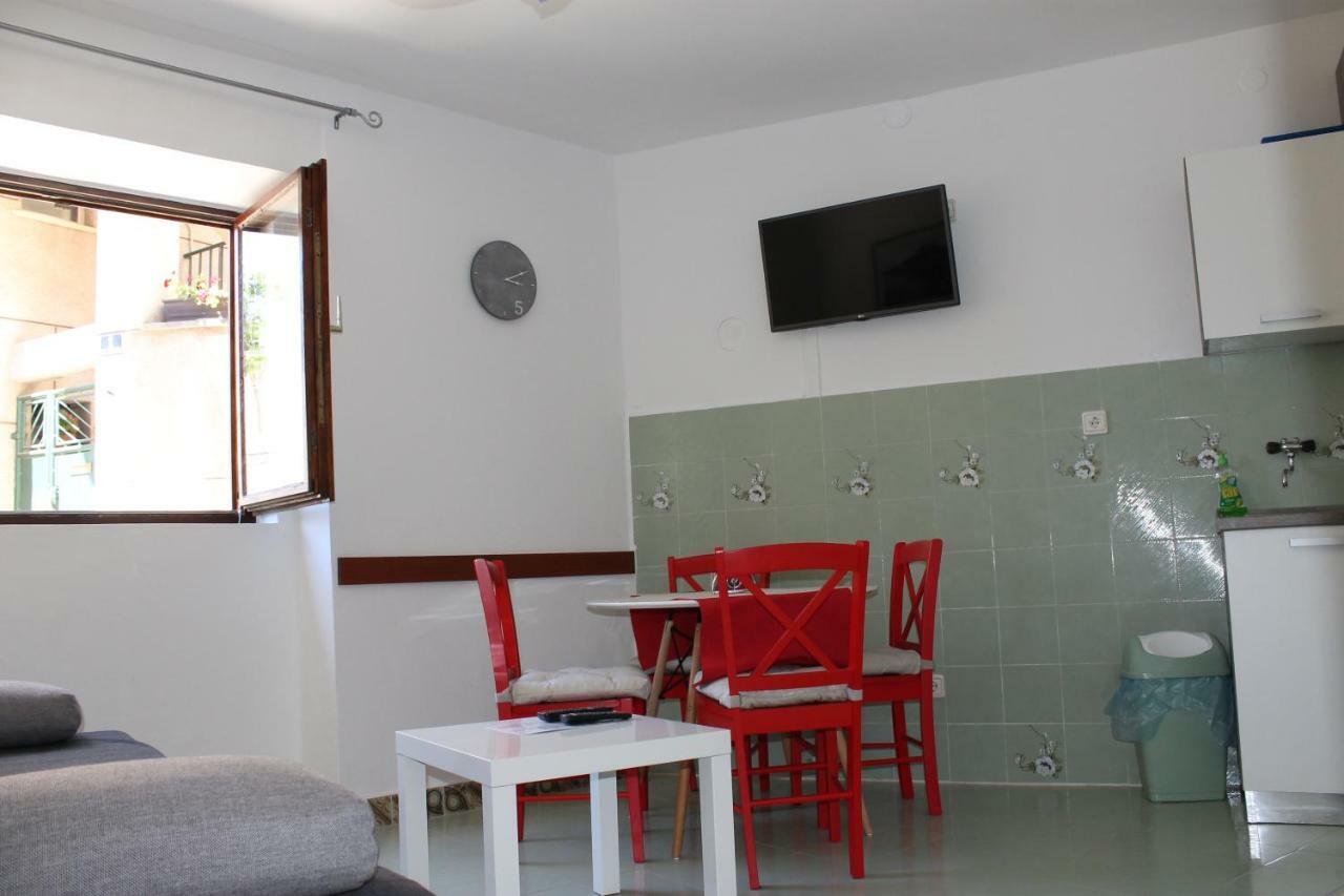 Illy City Centre Apartment ชิเบนิก ภายนอก รูปภาพ